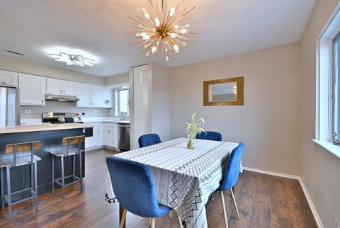 Tiny photo for 7912 W North Avenue #605W, Elmwood Park, IL 60707 (MLS # 12577188)