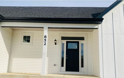 Tiny photo for 852 Timber Oak Lane, Yorkville, IL 60560 (MLS # 12475872)