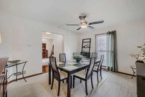 Tiny photo for 305 N Fiore Parkway, Vernon Hills, IL 60061 (MLS # 12617635)