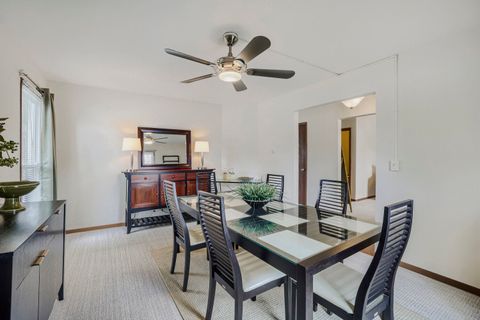 Tiny photo for 305 N Fiore Parkway, Vernon Hills, IL 60061 (MLS # 12617635)
