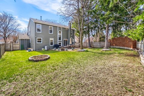 Tiny photo for 305 N Fiore Parkway, Vernon Hills, IL 60061 (MLS # 12617635)