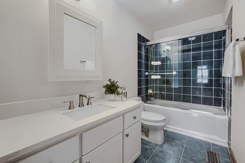 Tiny photo for 305 N Fiore Parkway, Vernon Hills, IL 60061 (MLS # 12617635)
