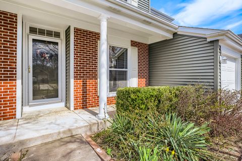 Tiny photo for 305 N Fiore Parkway, Vernon Hills, IL 60061 (MLS # 12617635)