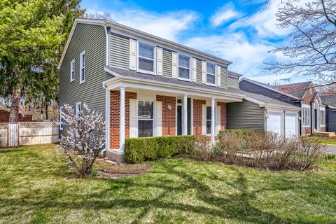 Tiny photo for 305 N Fiore Parkway, Vernon Hills, IL 60061 (MLS # 12617635)