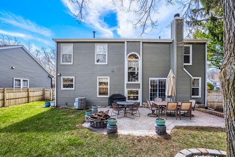Tiny photo for 305 N Fiore Parkway, Vernon Hills, IL 60061 (MLS # 12617635)