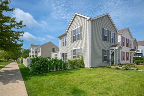 Tiny photo for 1572 Victoria Park Circle, Aurora, IL 60504 (MLS # 12664031)