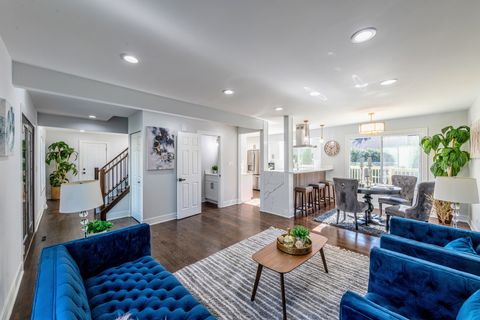 Tiny photo for 380 Ventura Club Drive, Roselle, IL 60172 (MLS # 12507982)