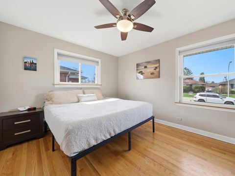 Tiny photo for 10265 Dickens Street, Westchester, IL 60154 (MLS # 12623378)