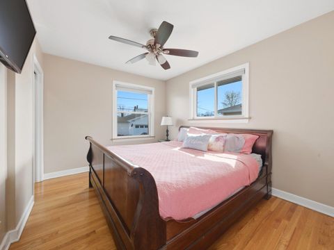 Tiny photo for 10265 Dickens Street, Westchester, IL 60154 (MLS # 12623378)