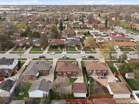 Tiny photo for 10265 Dickens Street, Westchester, IL 60154 (MLS # 12623378)