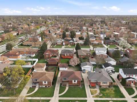 Tiny photo for 10265 Dickens Street, Westchester, IL 60154 (MLS # 12623378)