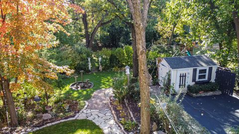 Tiny photo for 11333 Hiawatha Lane, Indian Head Park, IL 60525 (MLS # 12509980)