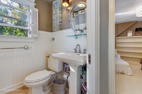 Tiny photo for 11333 Hiawatha Lane, Indian Head Park, IL 60525 (MLS # 12509980)