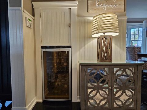 Tiny photo for 11333 Hiawatha Lane, Indian Head Park, IL 60525 (MLS # 12509980)