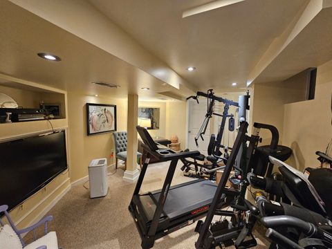 Tiny photo for 11333 Hiawatha Lane, Indian Head Park, IL 60525 (MLS # 12509980)