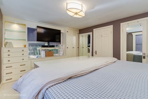 Tiny photo for 11333 Hiawatha Lane, Indian Head Park, IL 60525 (MLS # 12509980)