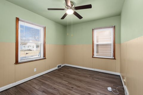 Tiny photo for 3223 McKinley Avenue, Davenport, IA 52802 (MLS # 12570075)