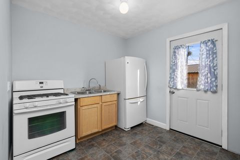 Tiny photo for 3223 McKinley Avenue, Davenport, IA 52802 (MLS # 12570075)