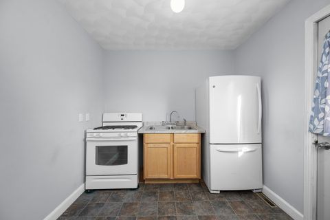 Tiny photo for 3223 McKinley Avenue, Davenport, IA 52802 (MLS # 12570075)