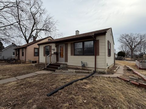Tiny photo for 3223 McKinley Avenue, Davenport, IA 52802 (MLS # 12570075)