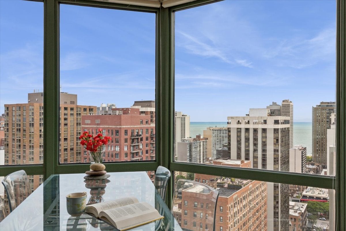 111 W Maple Street 2701