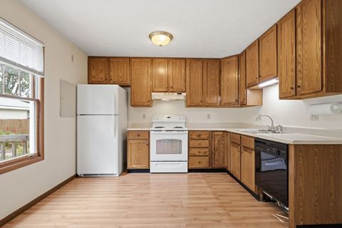 Tiny photo for 510 E Mulberry Street #1, Bloomington, IL 61701 (MLS # 12708803)