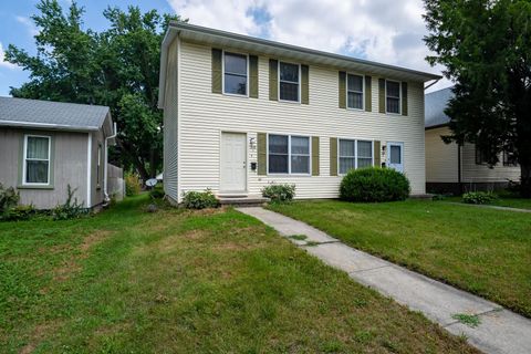 Tiny photo for 510 E Mulberry Street #1, Bloomington, IL 61701 (MLS # 12708803)