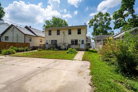 Tiny photo for 510 E Mulberry Street #1, Bloomington, IL 61701 (MLS # 12708803)