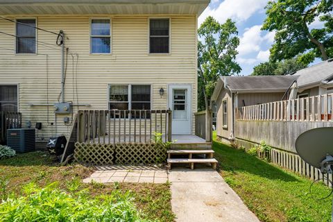 Tiny photo for 510 E Mulberry Street #1, Bloomington, IL 61701 (MLS # 12708803)