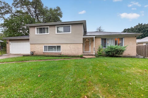 Photo of 824 Dolores Drive, Bensenville, IL 60106 (MLS # 12781996)