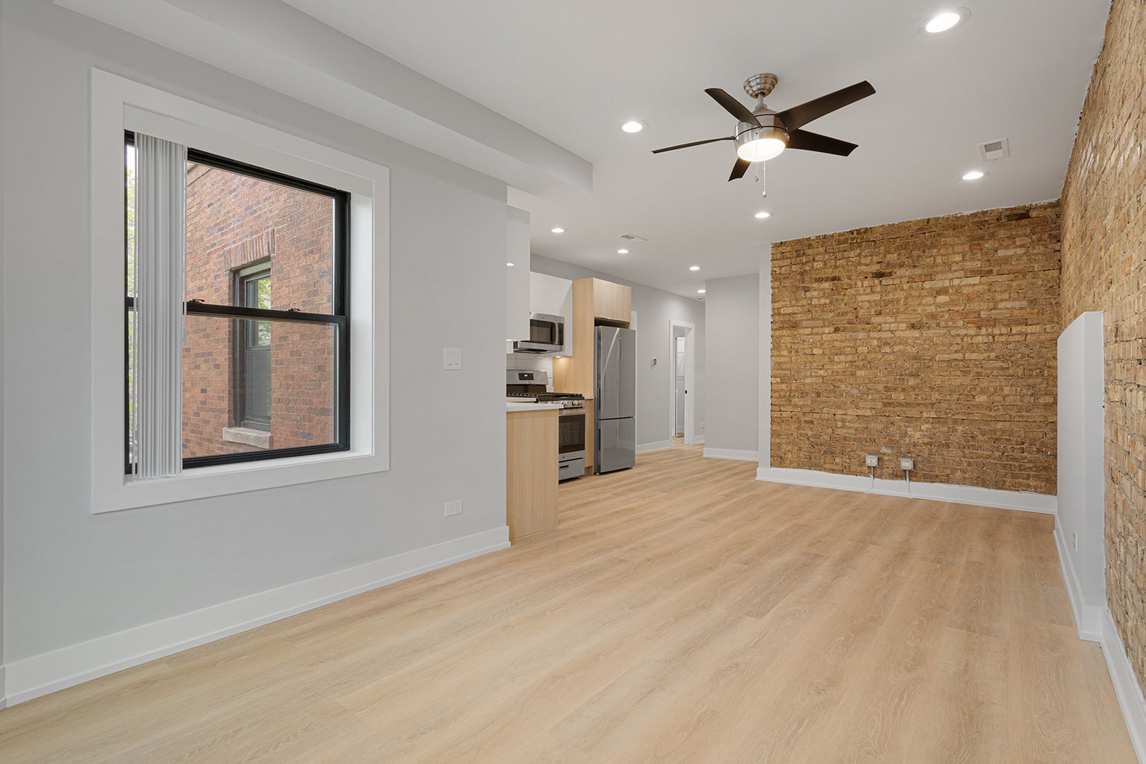 1558 W Juneway Terrace 3N