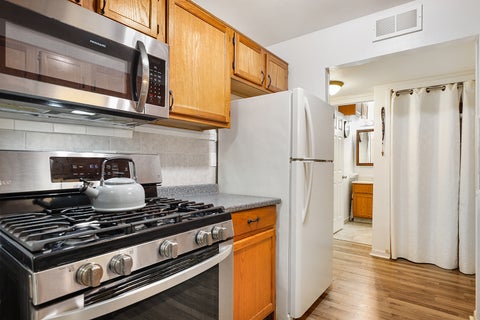 Tiny photo for 5 Kingery Quarter #5-104, Willowbrook, IL 60527 (MLS # 12760188)