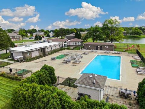 Tiny photo for 5 Kingery Quarter #5-104, Willowbrook, IL 60527 (MLS # 12760188)