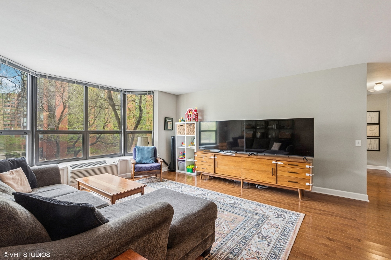 901 S Plymouth Court 104