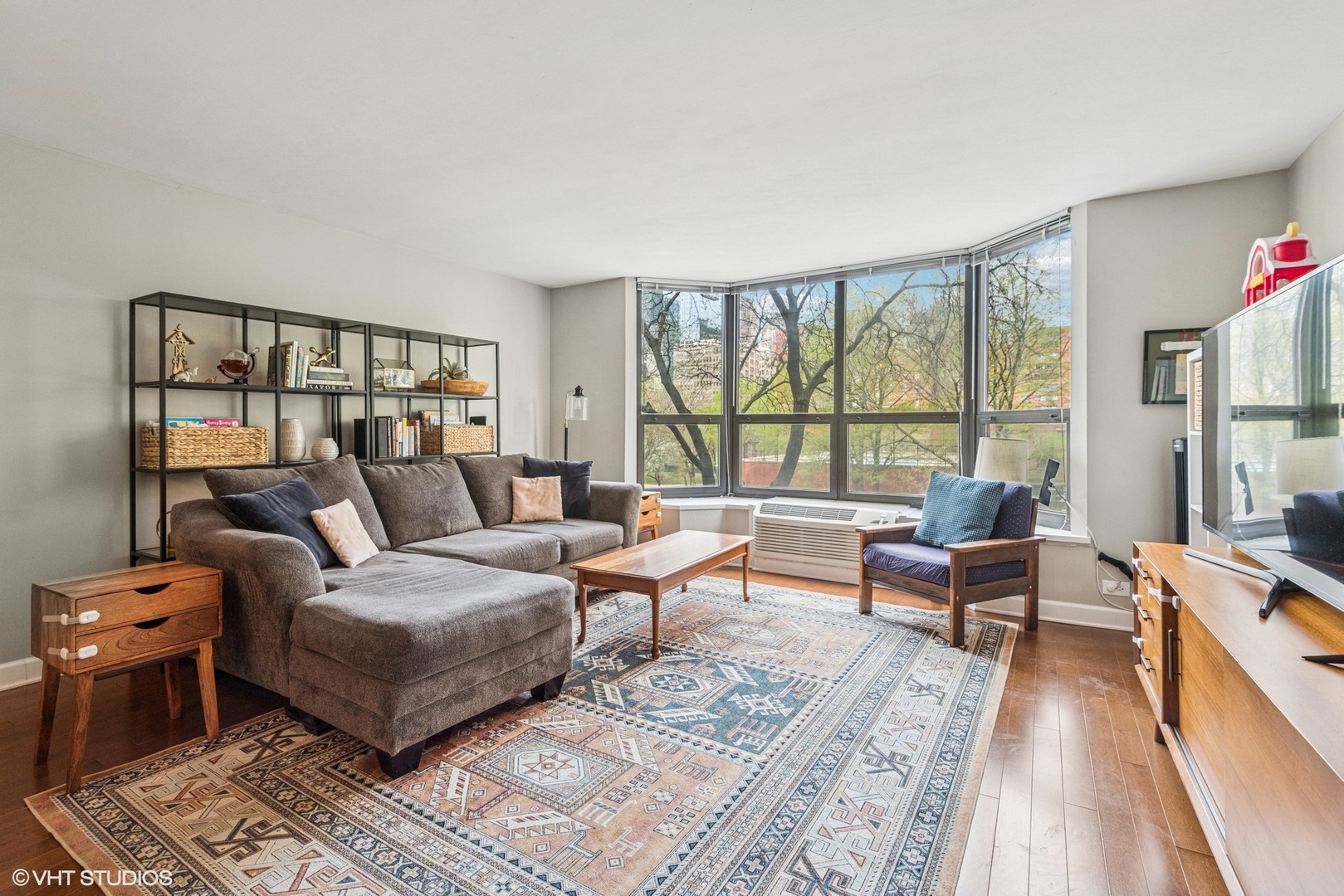 901 S Plymouth Court 104