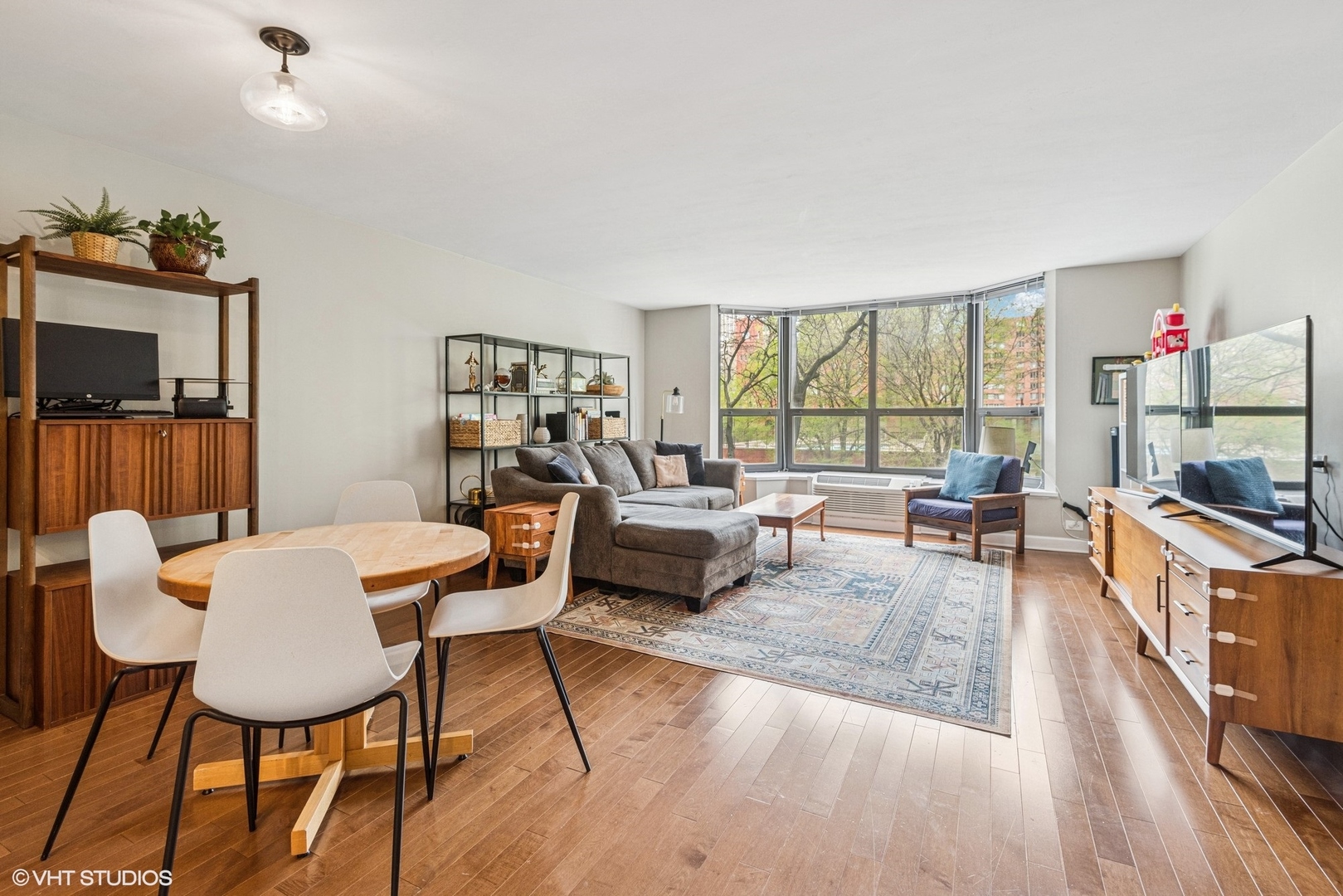 901 S Plymouth Court 104