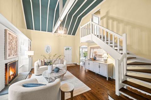 Tiny photo for 333 Simpson Street, Lake Bluff, IL 60044 (MLS # 12554005)