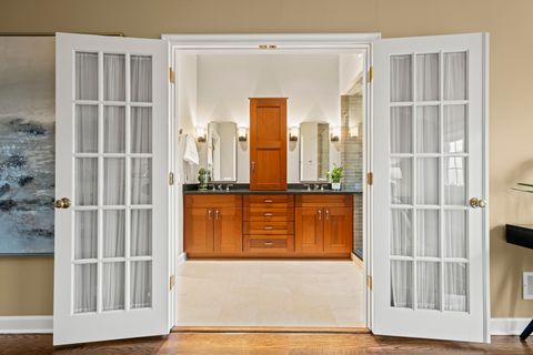 Tiny photo for 333 Simpson Street, Lake Bluff, IL 60044 (MLS # 12554005)