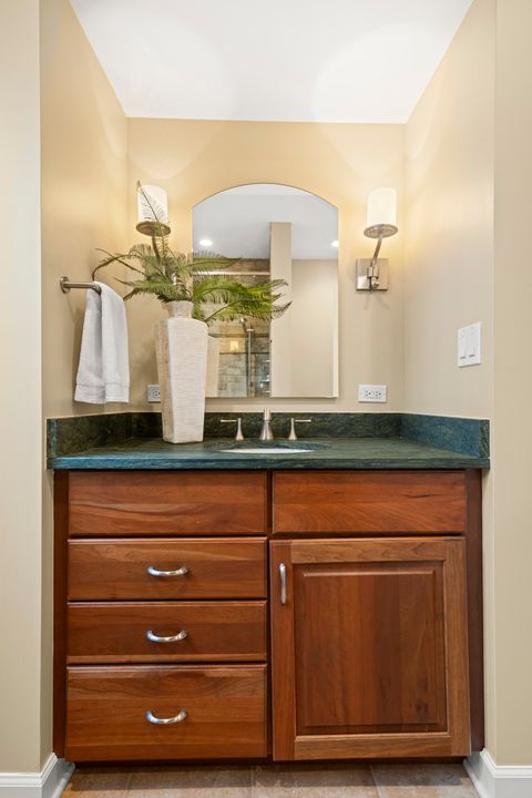 Tiny photo for 333 Simpson Street, Lake Bluff, IL 60044 (MLS # 12554005)