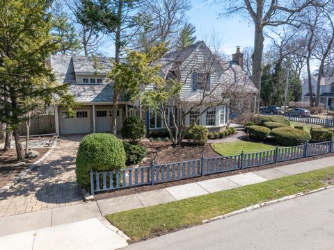 Tiny photo for 333 Simpson Street, Lake Bluff, IL 60044 (MLS # 12554005)