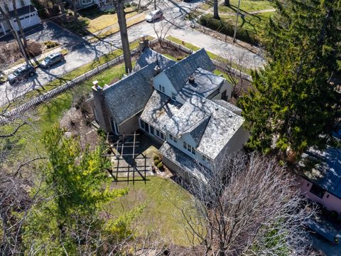 Tiny photo for 333 Simpson Street, Lake Bluff, IL 60044 (MLS # 12554005)