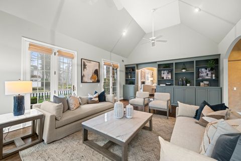 Tiny photo for 333 Simpson Street, Lake Bluff, IL 60044 (MLS # 12554005)