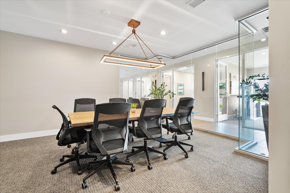 2405 E Washington Street