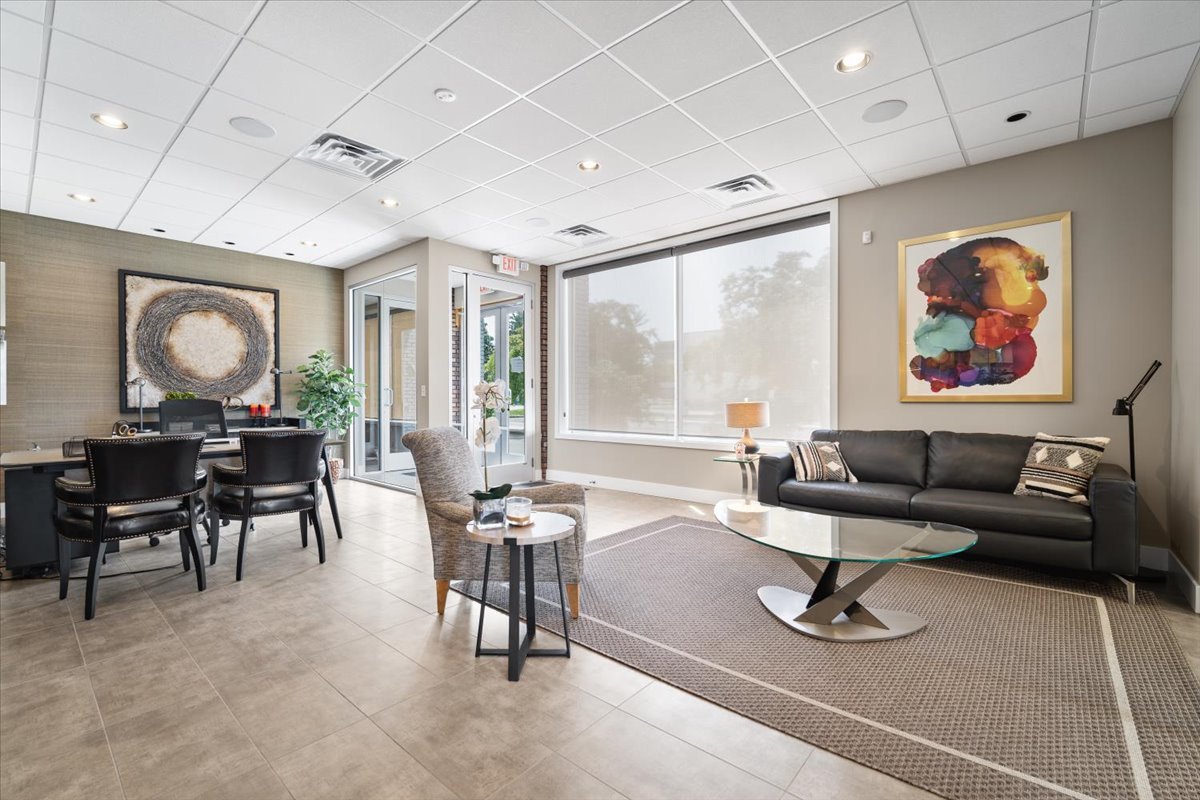 2405 E Washington Street