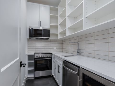 Tiny photo for 410 Prairie Avenue, Wilmette, IL 60091 (MLS # 12466672)