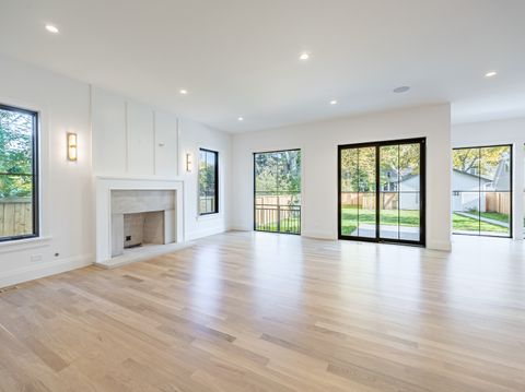 Tiny photo for 410 Prairie Avenue, Wilmette, IL 60091 (MLS # 12466672)