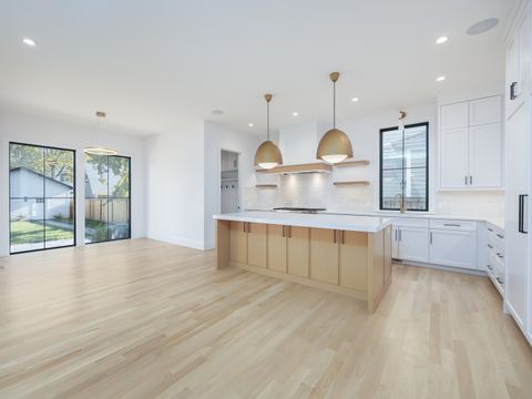 Tiny photo for 410 Prairie Avenue, Wilmette, IL 60091 (MLS # 12466672)