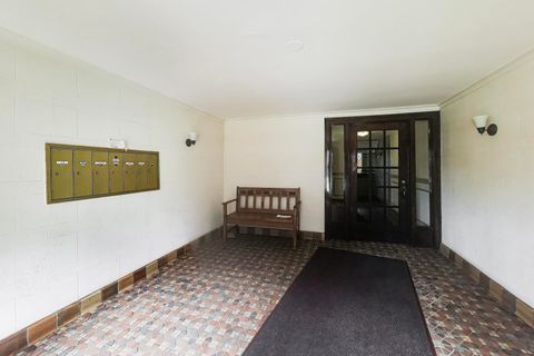 Tiny photo for 530 WASHINGTON Boulevard #1W, Oak Park, IL 60302 (MLS # 12610079)