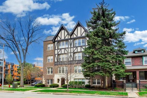Tiny photo for 530 WASHINGTON Boulevard #1W, Oak Park, IL 60302 (MLS # 12610079)