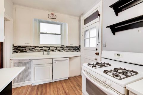 Tiny photo for 530 WASHINGTON Boulevard #1W, Oak Park, IL 60302 (MLS # 12610079)